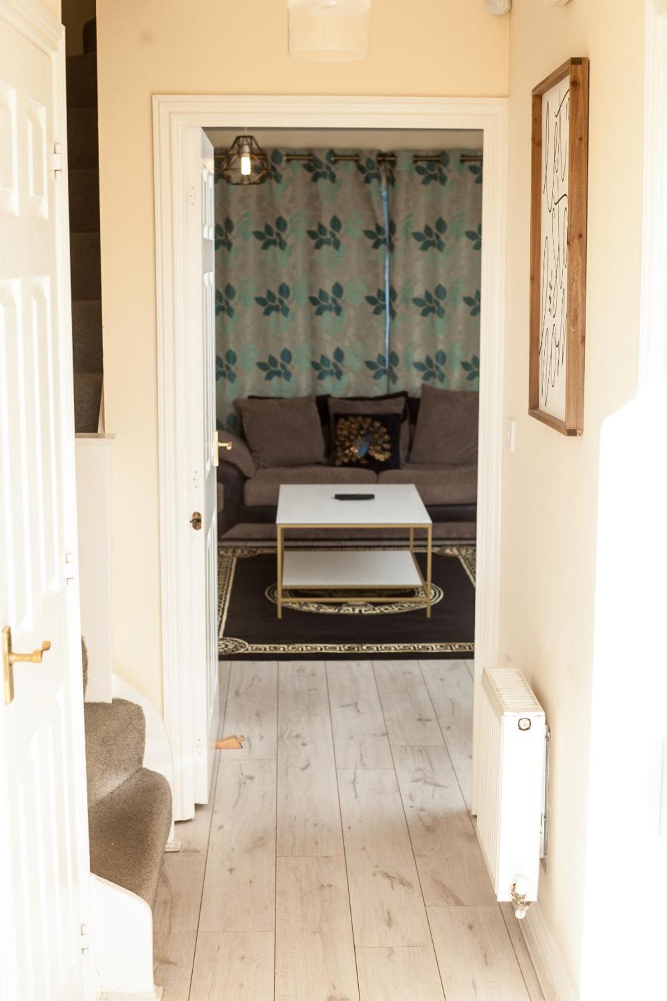 Avril Warwickshire Home Stay Нанитон Экстерьер фото