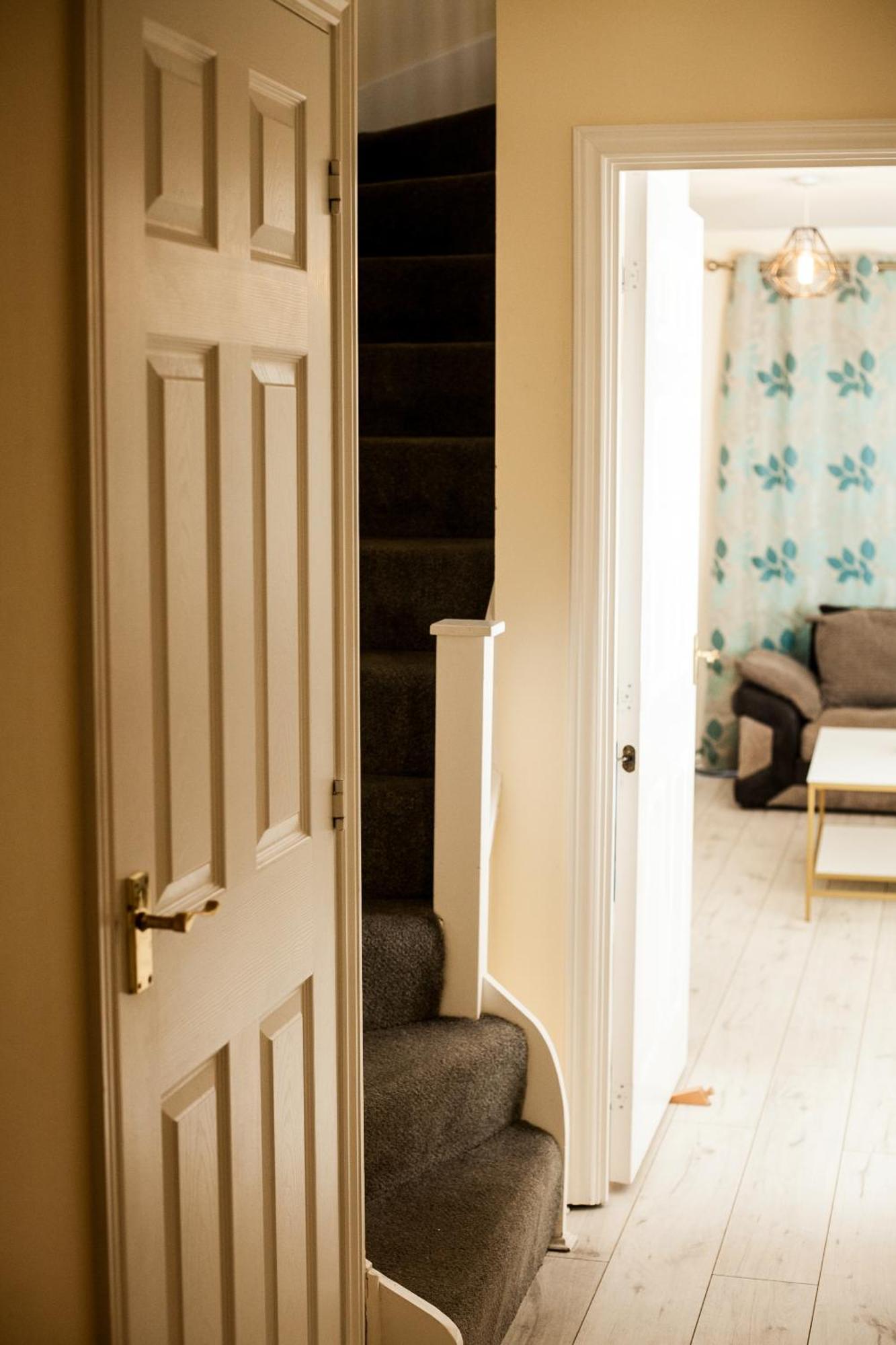Avril Warwickshire Home Stay Нанитон Экстерьер фото